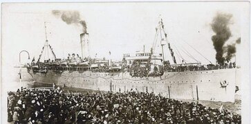 parting-Sydney-for-Egypt-with-troops-1915-1024x508.jpg