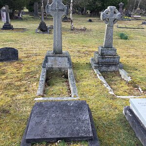 Grave of Sir Cosmo Duff Gordon and Lady Duff Gordon