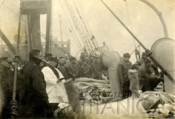 Titanic victims buried at sea shown in unique photograph