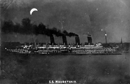 RMS Mauretania at night : Postcard