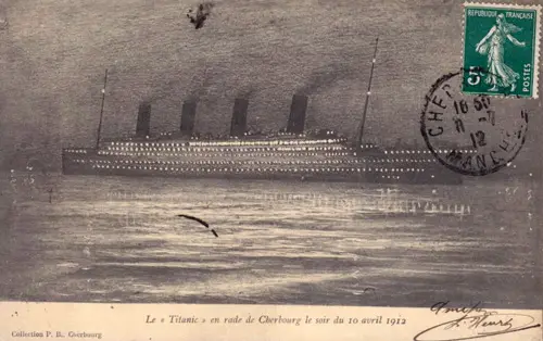 RMS Titanic at night : Postcard