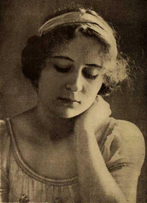Publicity photo of Dorothy Gibson