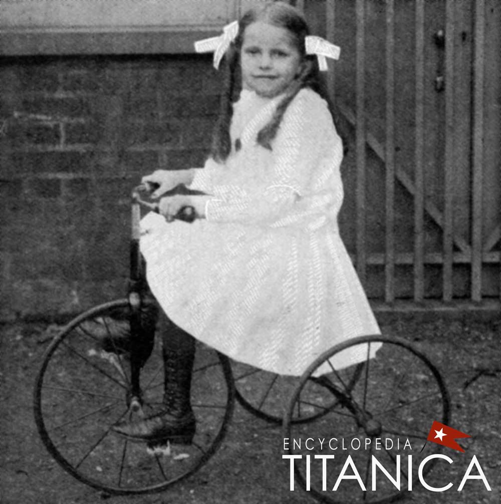 Nina Harper : Titanic Survivor