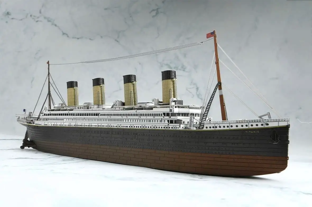 Metal Earth RMS Titanic Ship 3D Metal Model Kit